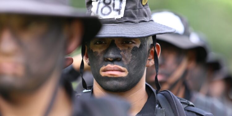 Autoridades supervisan formación de agentes de FEP
