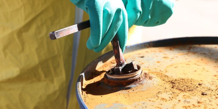 Supervisan trabajos en el Complejo de Precursores y Sustancias Químicas