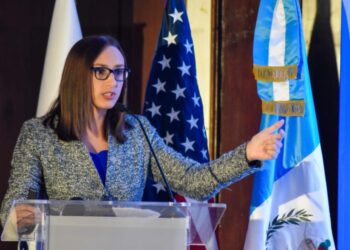 VICEMINISTRA MARÍA ISABEL SALAZAR PARTICIPA EN EL 1ER. CONGRESO DE GENERACIÓN DE OPORTUNIDADES: PASANTÍAS Y APRENDIZAJE BASADO EN EL TRABAJO