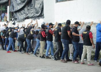 PNC desarrolla requisas en tres centros carcelarios