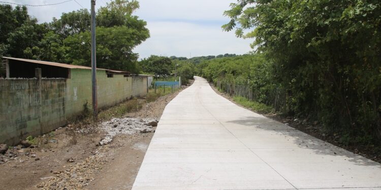 Fodes mejora camino rural en San Luis Jilotepeque, Jalapa