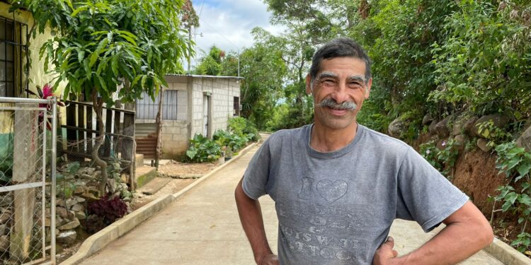 Fodes mejora camino rural en Moyuta, Jutiapa