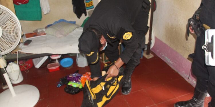 PNC desarrolla requisas en tres centros carcelarios