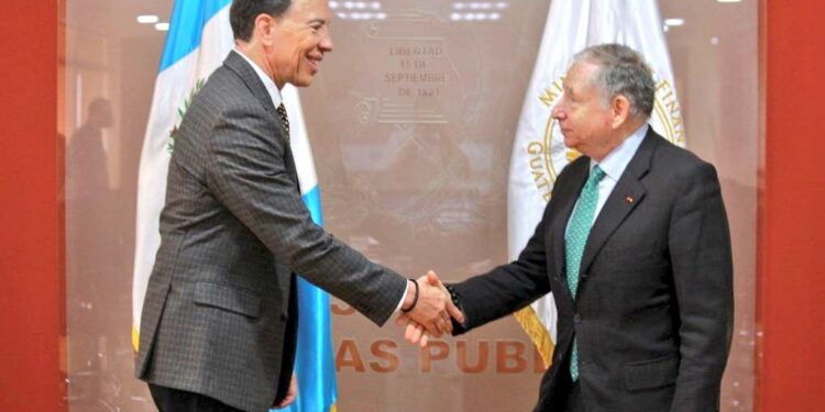 Ministro de Finanzas Públicas sostiene reunión de trabajo con Embajador Especial de Seguridad Vial de Naciones Unidas