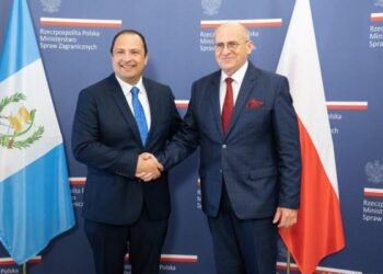 Cancilleres de Guatemala y Polonia abordan asuntos políticos, económicos y comerciales