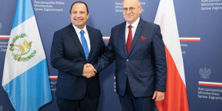Cancilleres de Guatemala y Polonia abordan asuntos políticos, económicos y comerciales