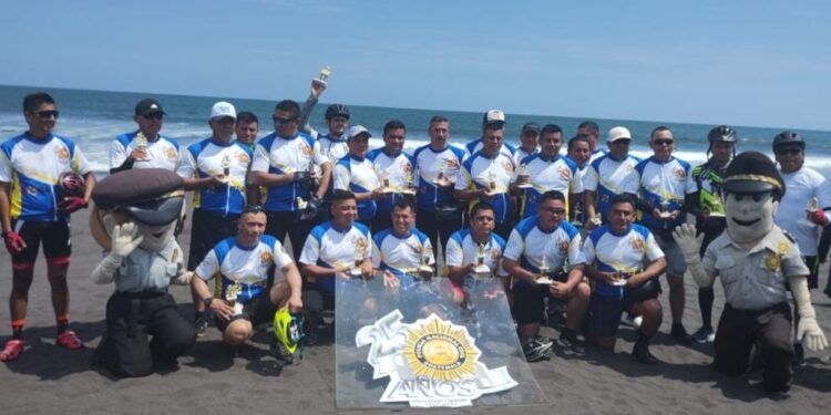 Realizan caravana ciclística para promover la denuncia ciudadana