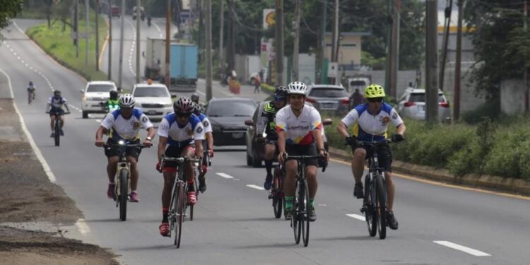 Realizan caravana ciclística para promover la denuncia ciudadana