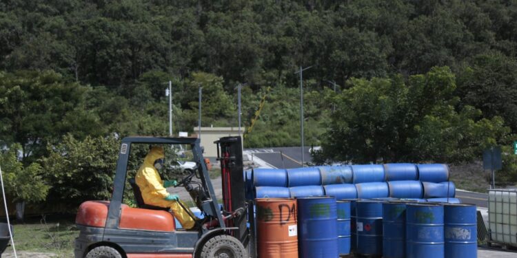 Comparten experiencias sobre traslado y destrucción de precursores químicos