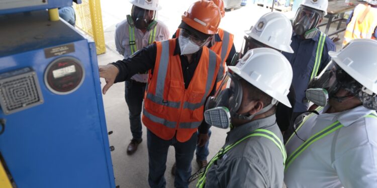 Comparten experiencias sobre traslado y destrucción de precursores químicos