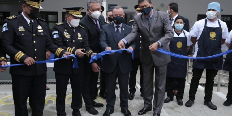 Inauguran segundo comedor policial
