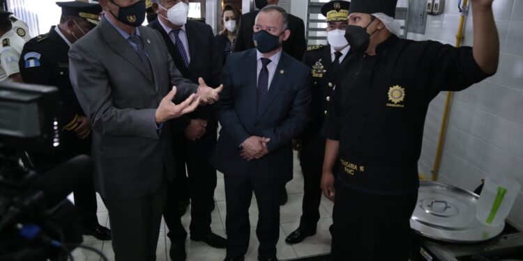 Inauguran segundo comedor policial