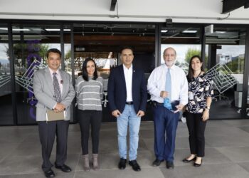 Ministro Mario Rojas visita la Universidad del Valle y reconoce los aportes al medioambiente