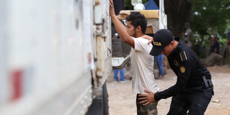 Autoridades se reúnen para abordar temas relacionados a la atención y protección de migrantes