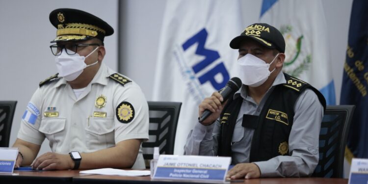 Capturan a ocho agentes de PNC por cohecho pasivo y plagio o secuestro