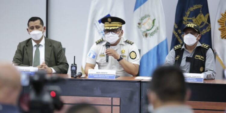 Capturan a ocho agentes de PNC por cohecho pasivo y plagio o secuestro