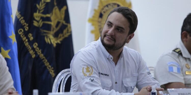 Entregan computadoras para fortalecer capacidad de respuesta a víctimas de violencia