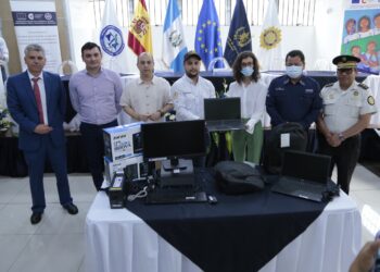 Entregan computadoras para fortalecer capacidad de respuesta a víctimas de violencia