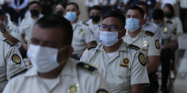 Entregan computadoras para fortalecer capacidad de respuesta a víctimas de violencia