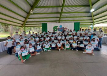 Escolares de Santa Lucía Cotzumalguapa son certificados como Guardianes Ecológicos