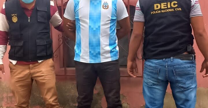 Denuncia ciudadana permite captura de agentes policiales en Quetzaltenango