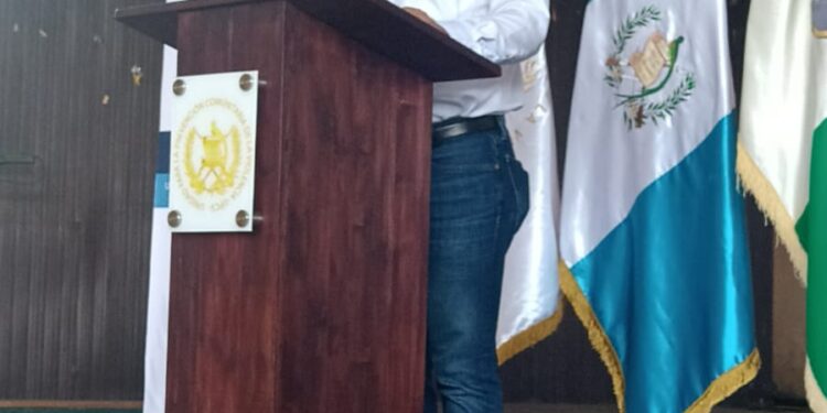 Centros educativos reciben Planes de Prevención de la Violencia Escolar