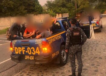 PNC remite a migrantes que no cumplen con los requisitos para ingresar al país