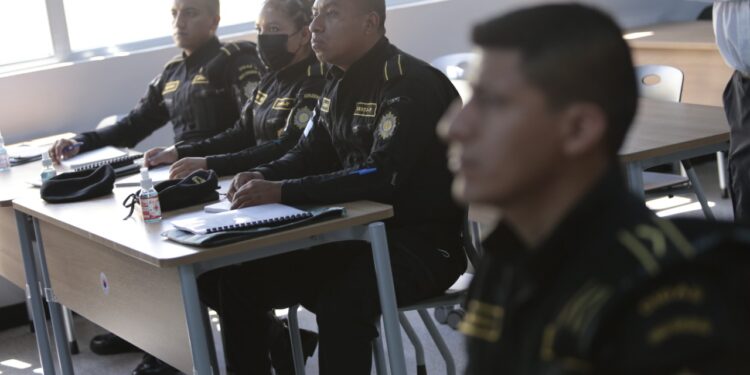 Expanden capacitación a personal de la DIDAE