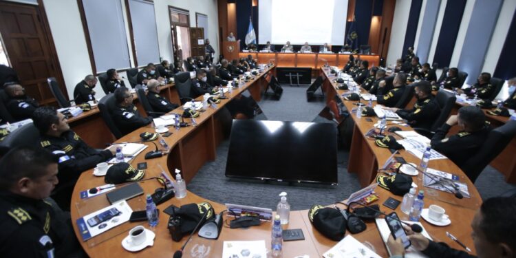 Mandos policiales reconocen respaldo de la cartera del Interior