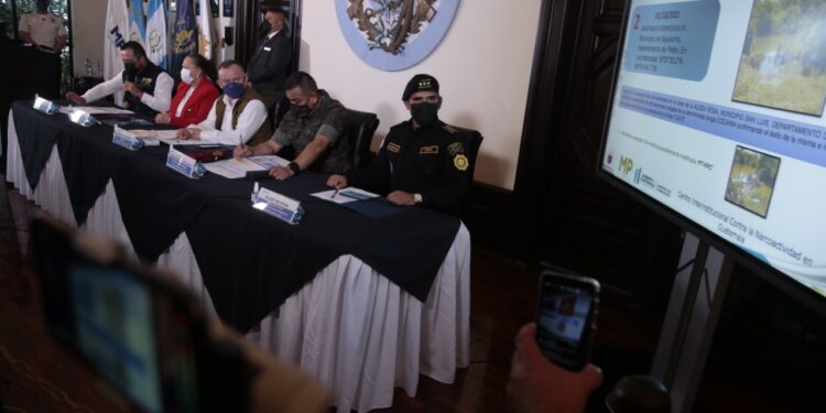 Estructura “Triángulo Criminal” improvisaba pistas y guardaba droga