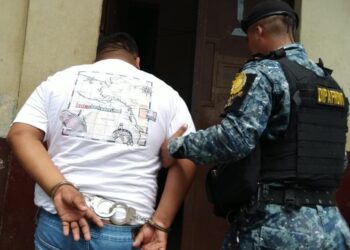 Capturan a un presunto coyote en ruta al Pacífico