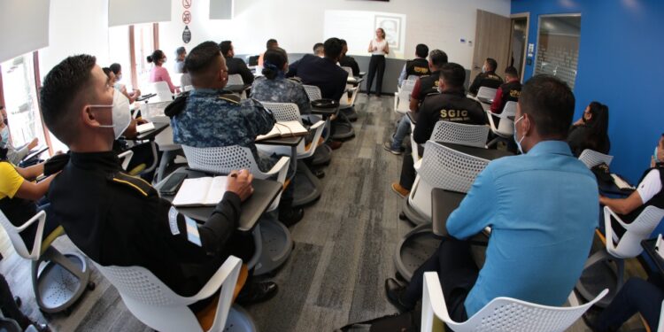 Unidades operativas se capacitan en combate a la defraudación y contrabando aduanero