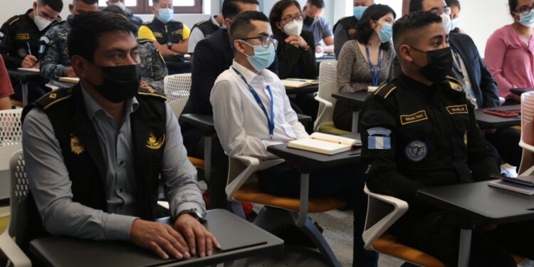 Unidades operativas se capacitan en combate a la defraudación y contrabando aduanero