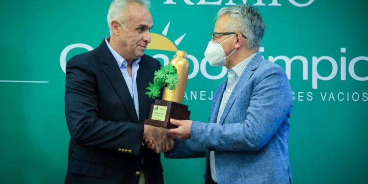 Ministro del MAGA participa en la premiación del Programa Campo Limpio