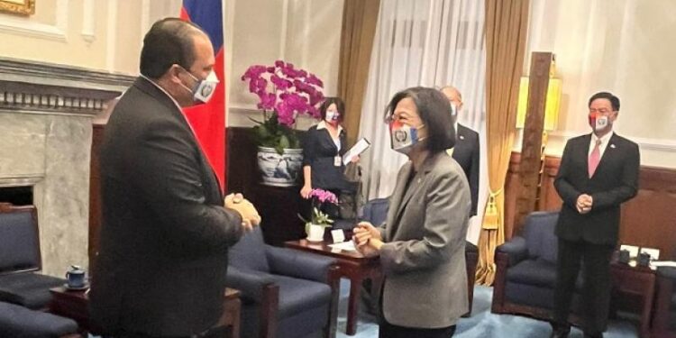 Canciller de Guatemala y presidenta de la República de China (Taiwán) abordan asuntos bilaterales, diplomáticos y de cooperación