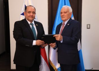 Guatemala y Panamá buscan frenar la pesca ilegal