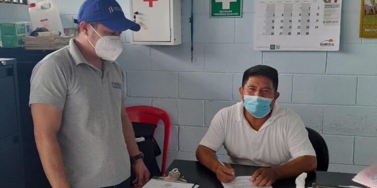 Miden corresponsabilidades de becarios en Petén