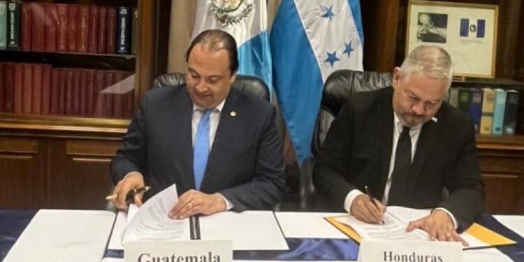 Cancilleres de Guatemala y Honduras suscriben Convenio Básico de Cooperación Bilateral