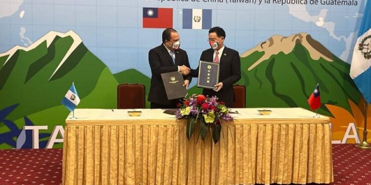 Guatemala y la República de China (Taiwán) acuerdan intercambio académico y de cooperación diplomática