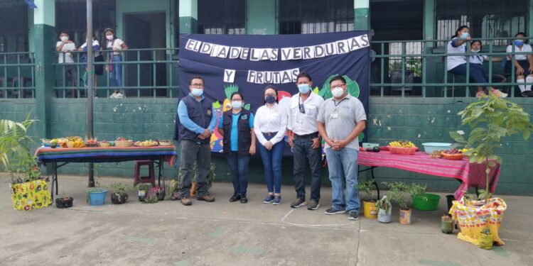 Escolares de Escuintla aprenden sobre alimentación y nutrición