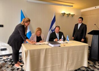 Guatemala e Israel suscriben histórico Tratado de Libre Comercio