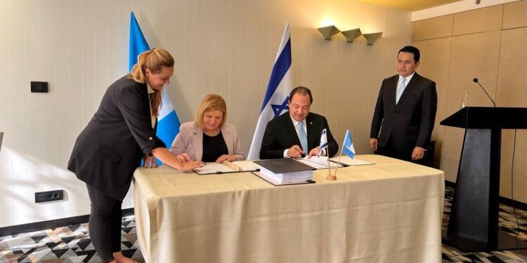 Guatemala e Israel suscriben histórico Tratado de Libre Comercio
