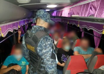 Presunto coyote capturado por traslado de migrantes