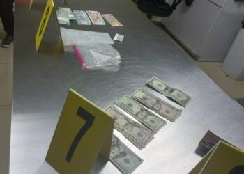 Detenido en el aeropuerto con dólares sin declarar