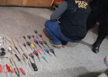 Localizan radios transmisores y objetos punzocortantes en requisa
