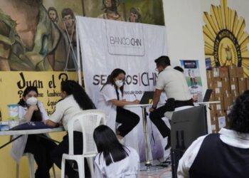 Jornada médica beneficia a personal policial