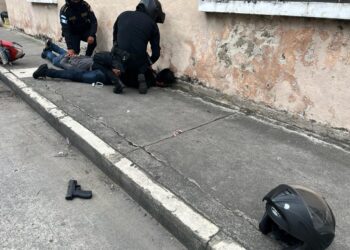 Presuntos sicarios capturados tras persecución policial