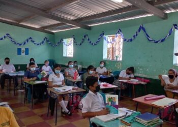 PNC imparte charlas preventivas en El Progreso