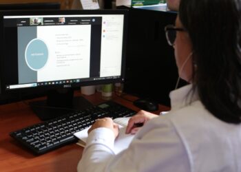 Gobernación se capacita en prevención de suicidios