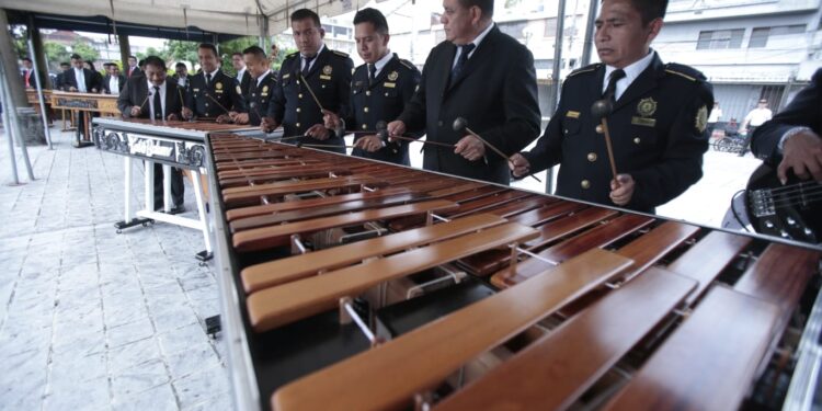 Mingob celebra 201 años de la Independencia Patria